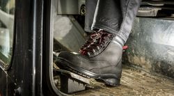 Footwear for work. What should the ideal work footwear be like?