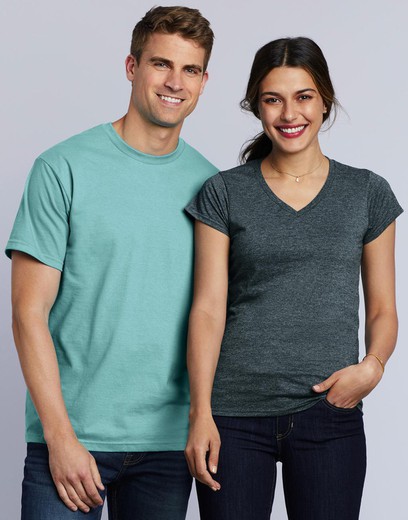 T-shirt à col en V Softstyle® pour femme