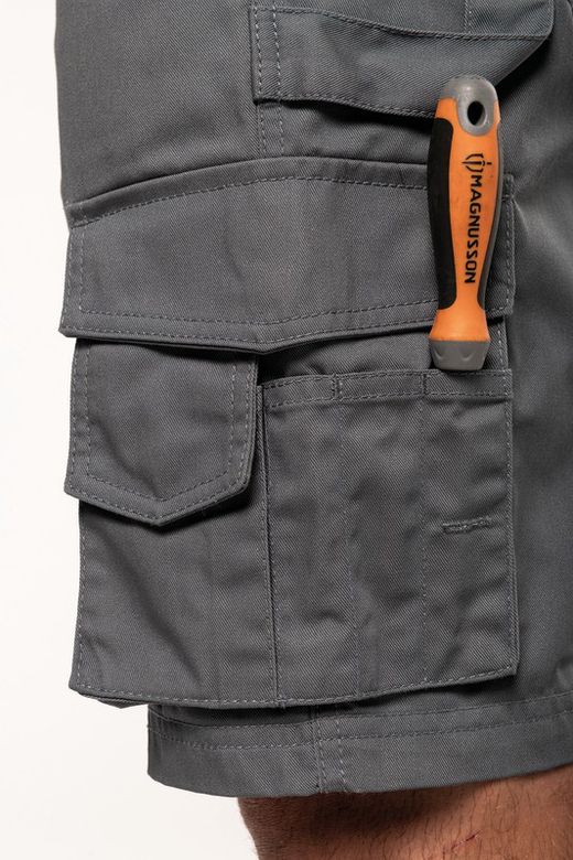 Arbeitsshorts mit mehreren Taschen