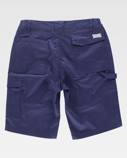 Zwei-Wege-Stretch-Bermudashorts, Multi-Pocket- und Marine-Details kombiniert