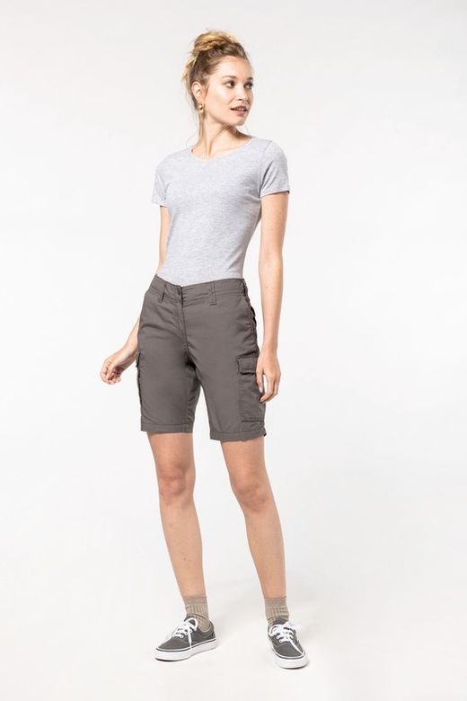 Leichte Bermudashorts für Frauen mit mehreren Taschen