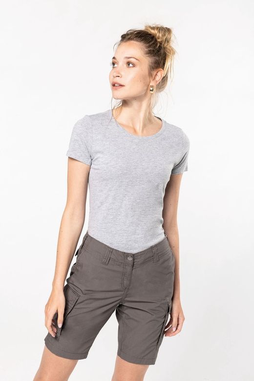 Leichte Bermudashorts für Frauen mit mehreren Taschen
