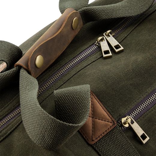 Bolsa de Viaje Heritage en Lona Encerada – 19 L, Cremallera y Bolsillo Frontal – Estilo Clásico Cuero y Latón