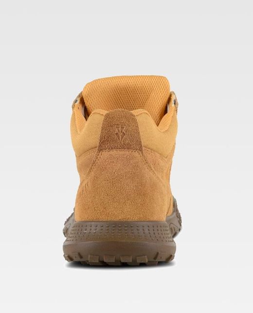 Bota baja de serraje con cordones. Libre de metal.