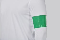 ELASTISCHES ARMBAND MIT ETIKETTENHALTER