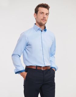 Tailliertes und kontrastierendes Hemd für Männer