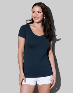 T-shirt da donna girocollo di Claire