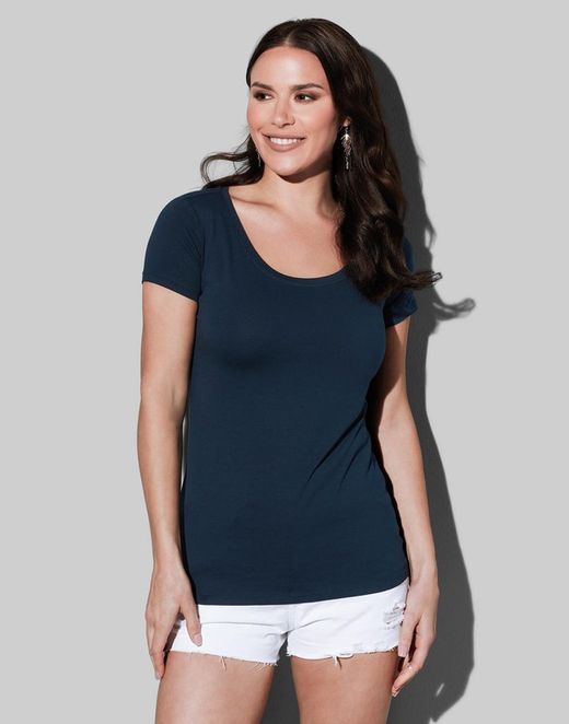 T-shirt da donna girocollo di Claire