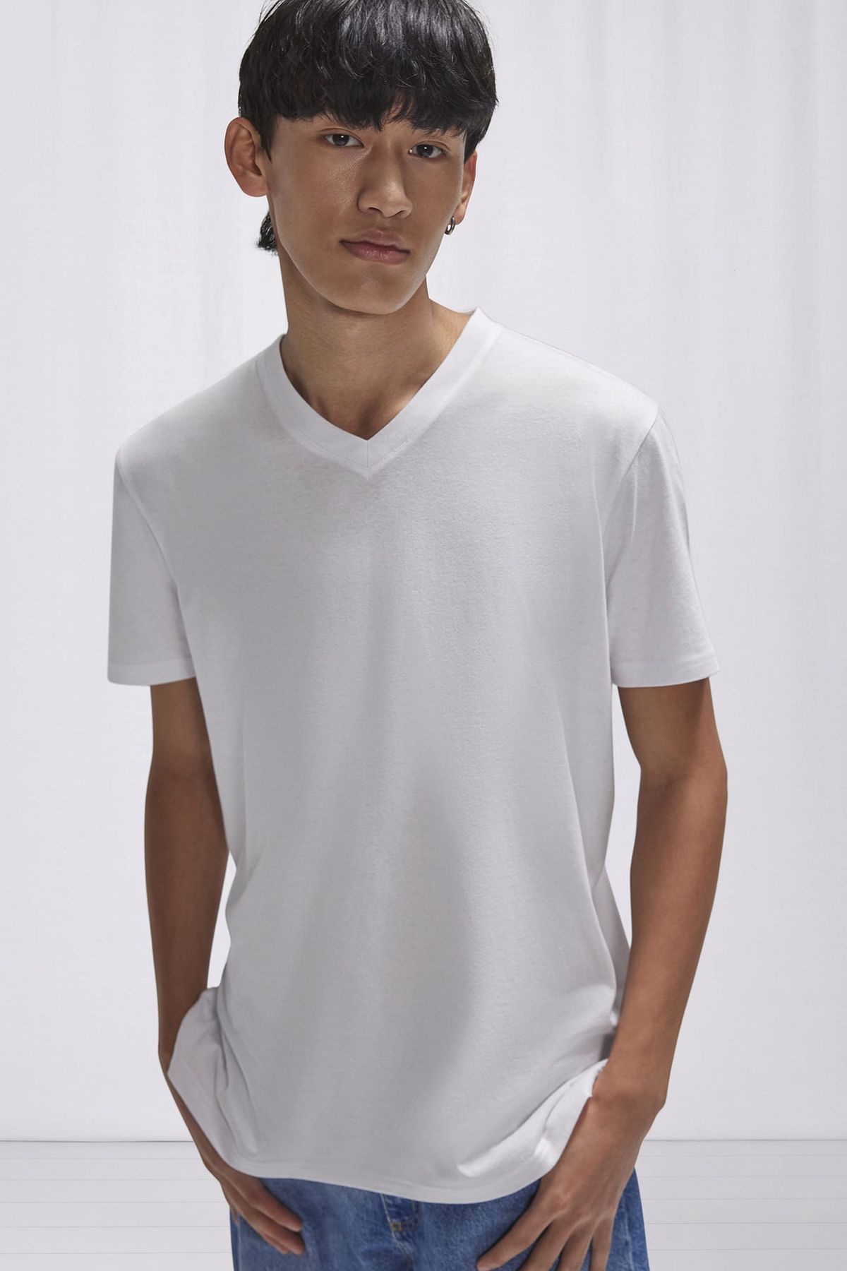 Camiseta con cuello de pico #150 Black-3XL