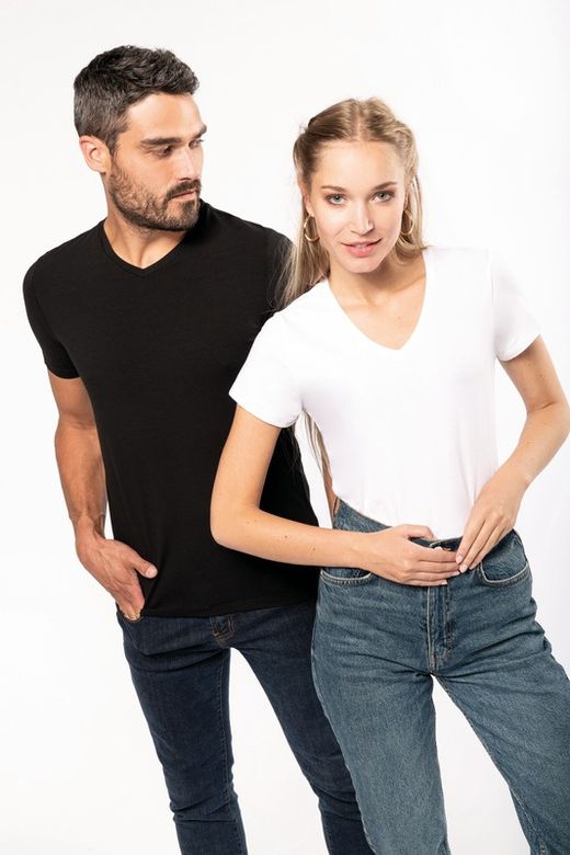 T-shirt com elastano decote em V Homem