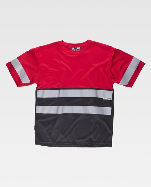 Kurzärmliges, zweifarbiges T-Shirt mit Box-Ausschnitt, 2 reflektierenden Bändern auf Brust und Rücken und eines an den Ärmeln. Rot Schwarz