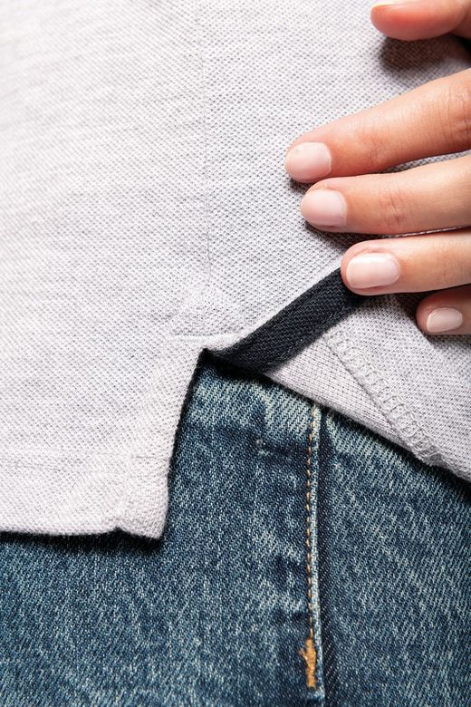 T-Shirt in piquet con scollo a V da donna