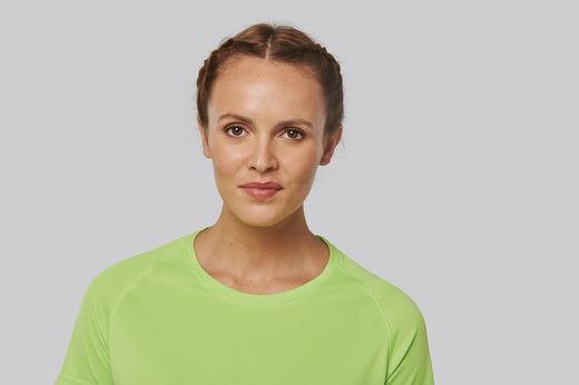 Damen-Sportshirt aus Recyclingmaterial mit Rundhalsausschnitt