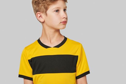 Maglietta dell'attrezzatura del ragazzo