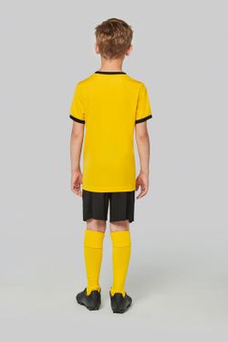 Maglietta dell'attrezzatura del ragazzo