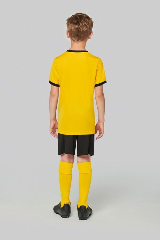 Maglietta dell'attrezzatura del ragazzo