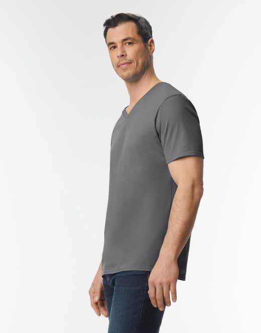 Herren Softstyle® T-Shirt mit V-Ausschnitt