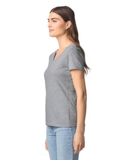 T-shirt con scollo a V Softstyle® da donna