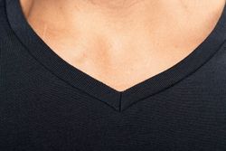 Camiseta Supima® Cuello De Pico Manga Corta Para Hombre
