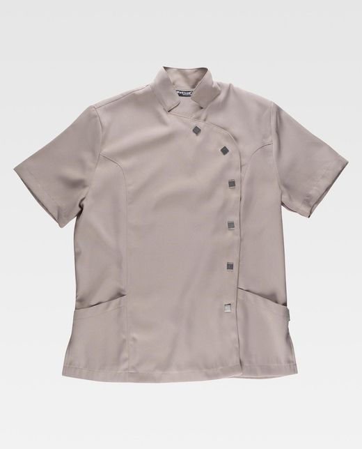 Veste slim fit, fermeture par fermoir, deux petits sacs en plaston beige