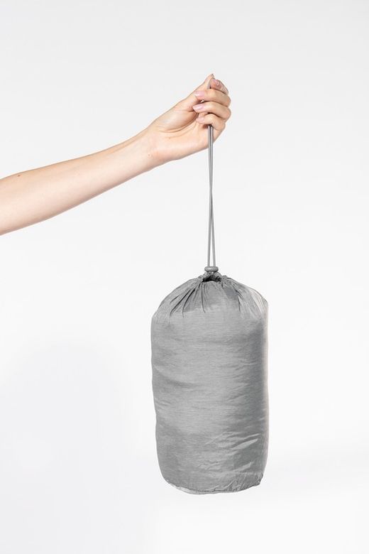 Casaco acolchoado leve para mulher com capuz