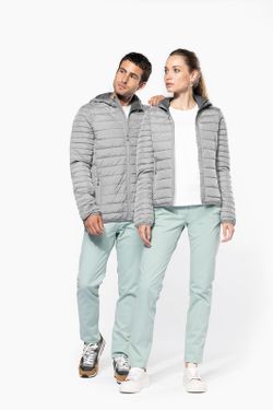 Casaco acolchoado leve para mulher com capuz