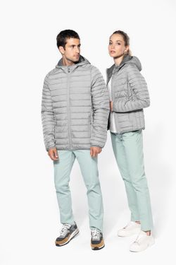 Casaco acolchoado leve para mulher com capuz