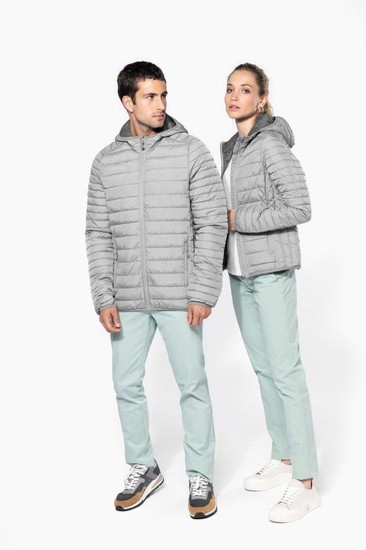 Casaco acolchoado leve para mulher com capuz