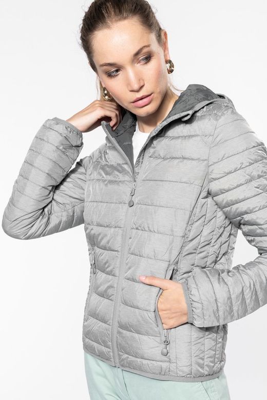 Piumino leggero da donna con cappuccio