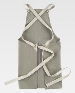 Delantal con peto en tejido canvas combinado