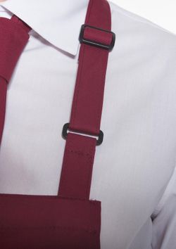 Latzschürze mit Tasche