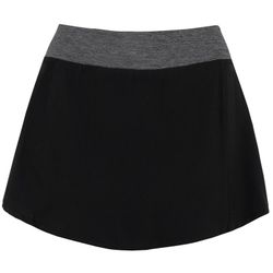 Rock mit integrierten Shorts