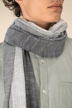 Gestreiftes Unisex-Schal
