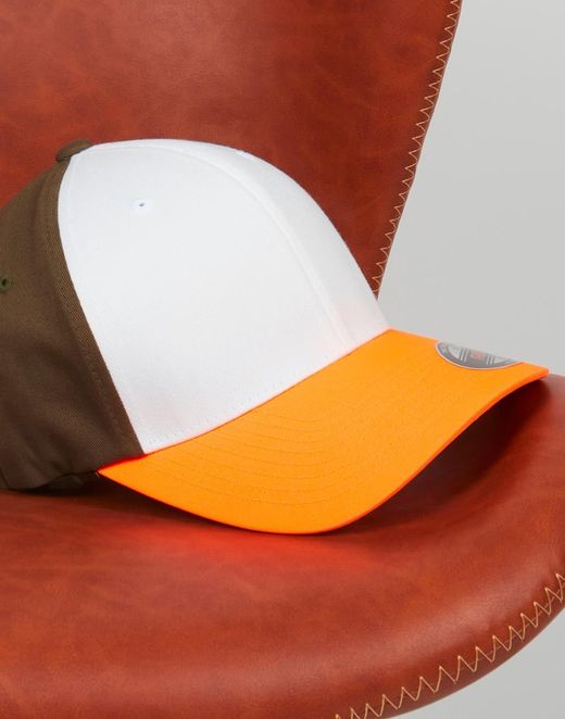 Gorra Flexfit de 3 colores