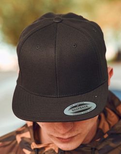 Gorra Pro-Style de sarga con cierre a presión