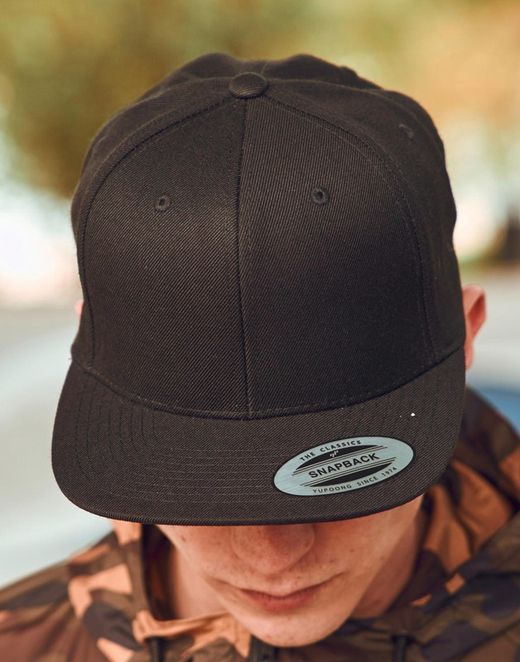Gorra Pro-Style de sarga con cierre a presión