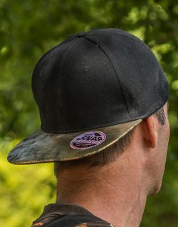 Gorra Snapback Bronx con visera plana brillante
