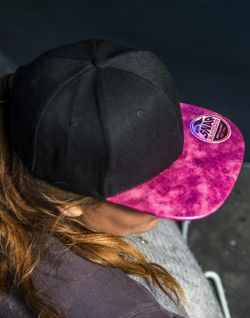 Gorra Snapback Bronx con visera plana brillante