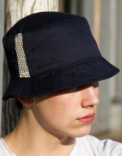 Eimermütze mit Mesh-Einsätzen