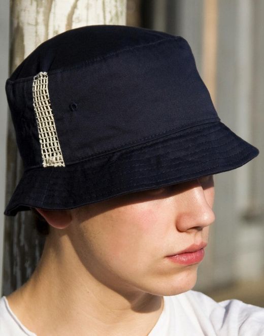 Eimermütze mit Mesh-Einsätzen