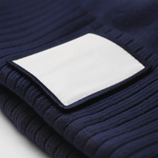 Mütze mit aufgesetztem Patch