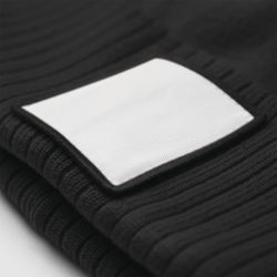 Mütze mit aufgesetztem Patch