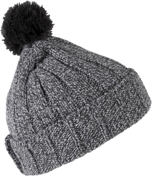 CAPPELLO CON POMPOM