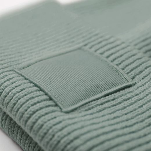 Mütze mit breiter Krempe und Ton-in-Ton-Patch