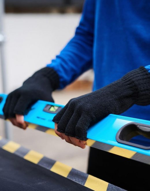 Handschuhe mit geschnittenen Fingern