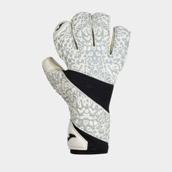 Area 19 Goalkeeper Gloves White Black