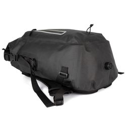 Mochila impermeable con compartimento para el casco