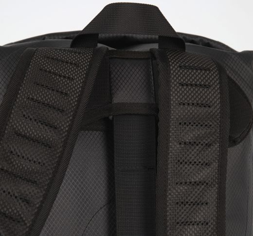 Mochila impermeable con compartimento para el casco