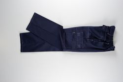 Hose mit elastischer Taille, Po-Verstärkung und mehreren Taschen mit Kontrastnähten Navy