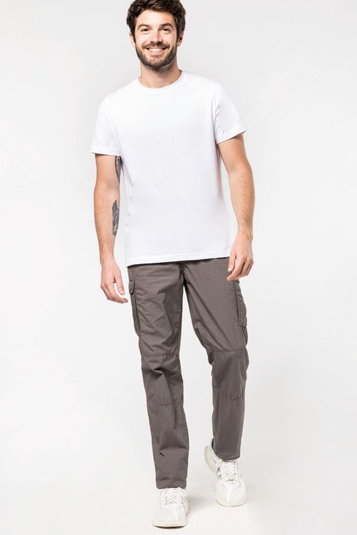 Leichte Herrenhose mit mehreren Taschen